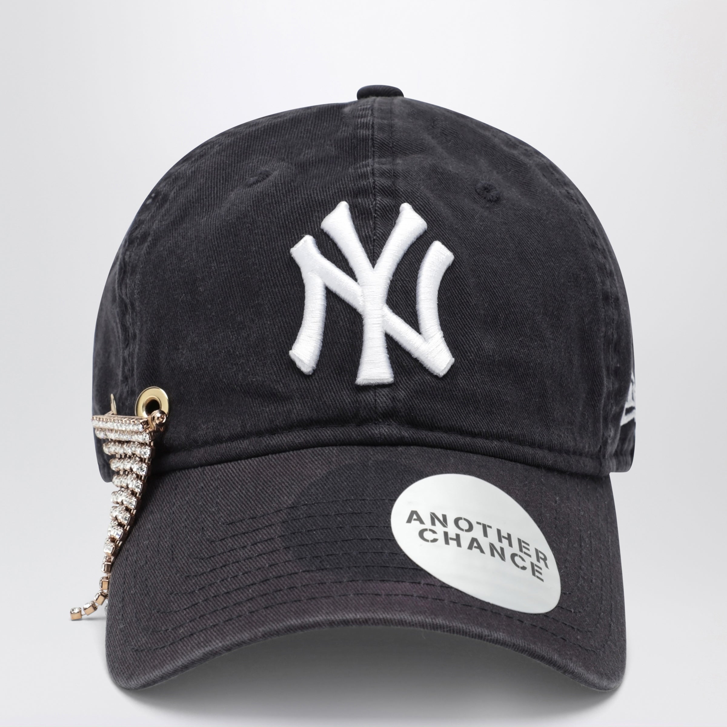 New Era 9Twenty Navy 04 Cap With Pin